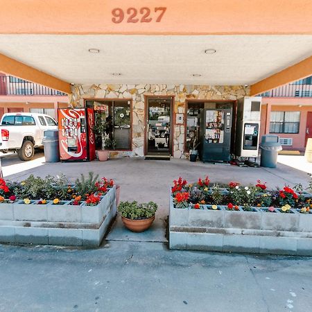 Summer Breeze Motel Upper Grand Lagoon Exterior photo